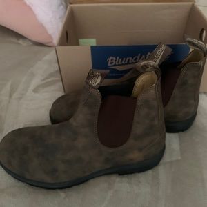Blundstone Men’s size 11.5 slip on boots
